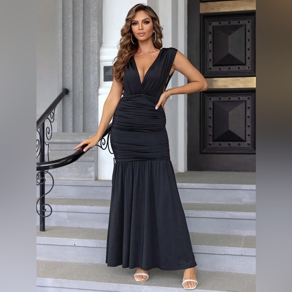 Romantic Plunge Rushed Sleeveless Maxi Dress - Picture 1 of 5